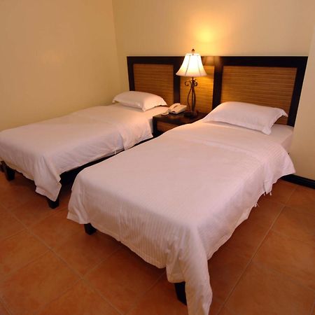 Planta Centro Bacolod Hotel & Residences Dış mekan fotoğraf