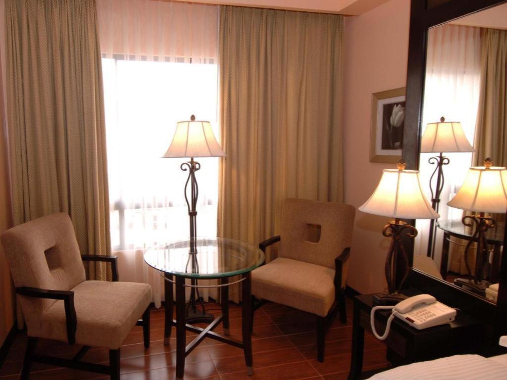 Planta Centro Bacolod Hotel & Residences Dış mekan fotoğraf