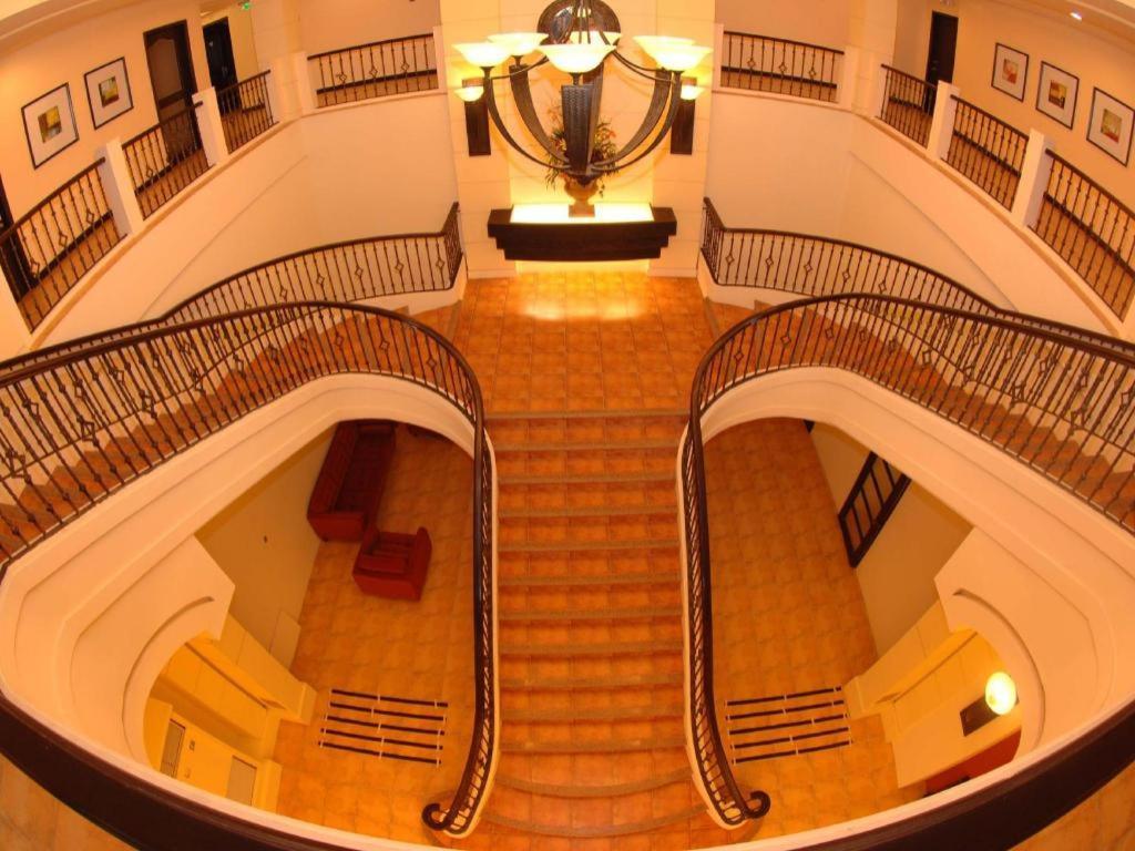 Planta Centro Bacolod Hotel & Residences Dış mekan fotoğraf