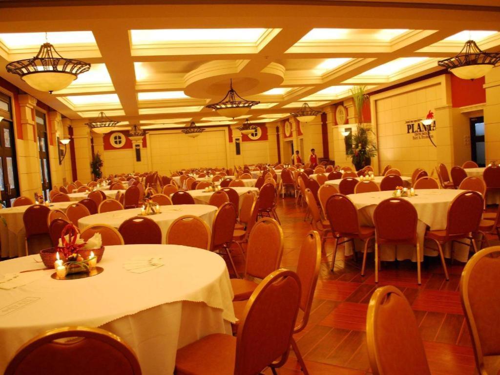 Planta Centro Bacolod Hotel & Residences Dış mekan fotoğraf