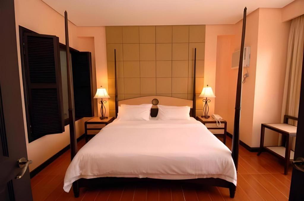 Planta Centro Bacolod Hotel & Residences Dış mekan fotoğraf