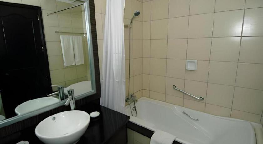 Planta Centro Bacolod Hotel & Residences Dış mekan fotoğraf