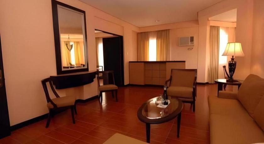 Planta Centro Bacolod Hotel & Residences Dış mekan fotoğraf