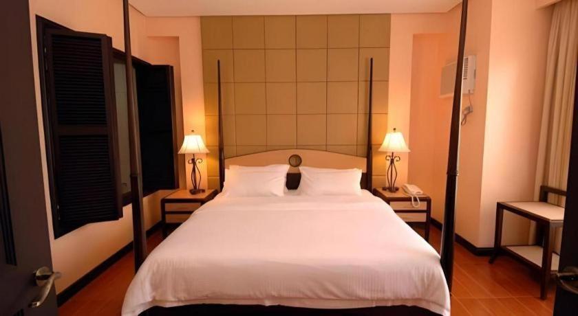 Planta Centro Bacolod Hotel & Residences Dış mekan fotoğraf
