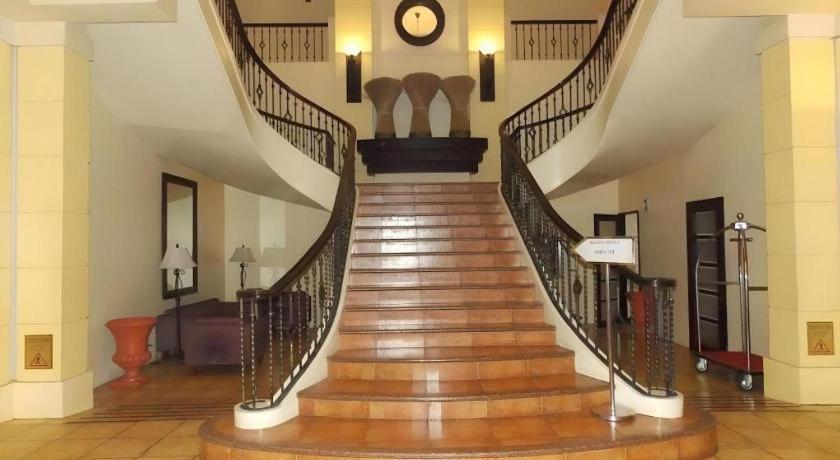Planta Centro Bacolod Hotel & Residences Dış mekan fotoğraf