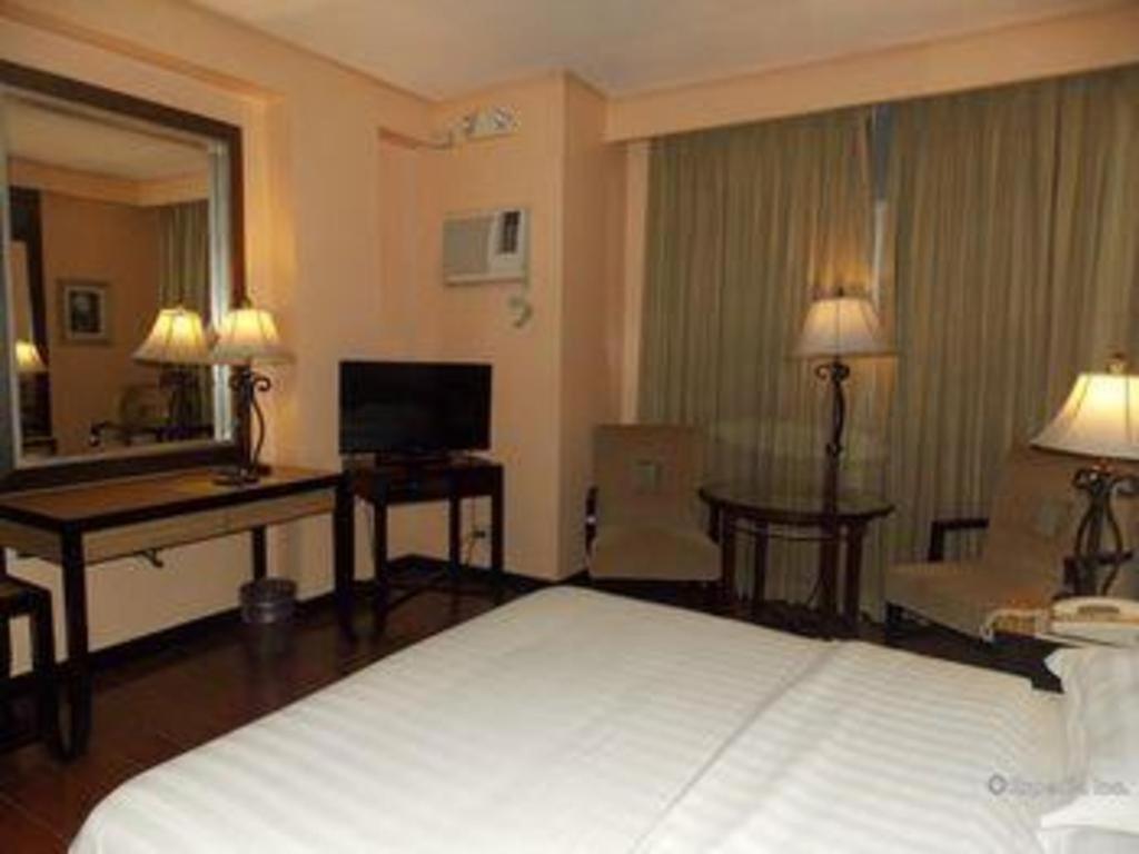 Planta Centro Bacolod Hotel & Residences Dış mekan fotoğraf