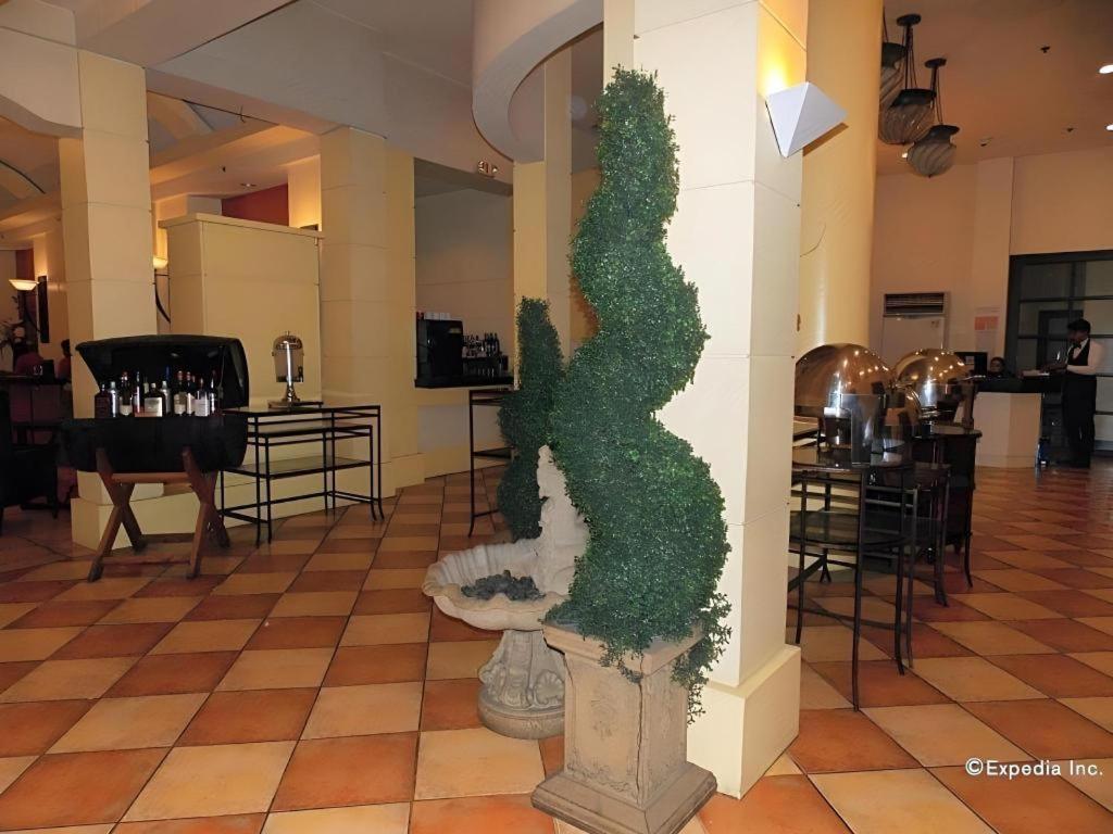 Planta Centro Bacolod Hotel & Residences Dış mekan fotoğraf