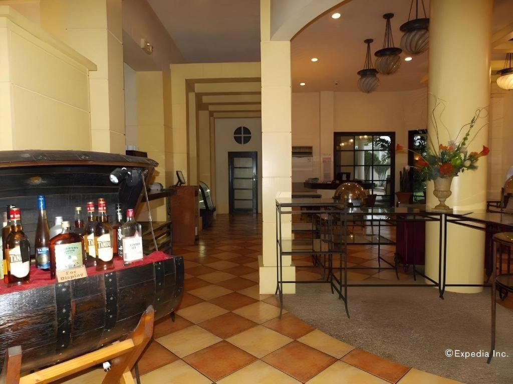 Planta Centro Bacolod Hotel & Residences Dış mekan fotoğraf