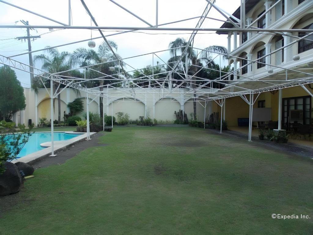 Planta Centro Bacolod Hotel & Residences Dış mekan fotoğraf
