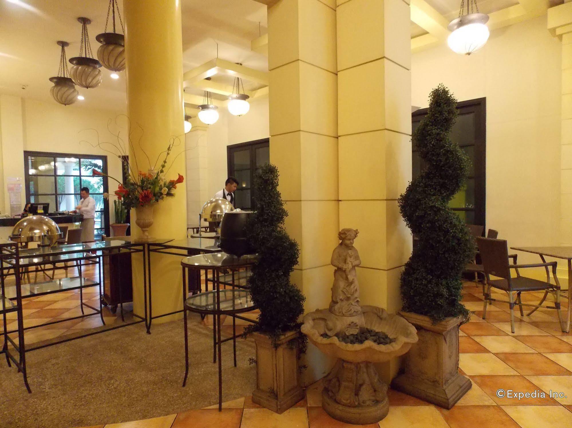 Planta Centro Bacolod Hotel & Residences Dış mekan fotoğraf